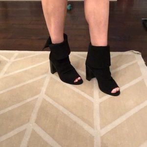 Sz 8.5 New ! Black suede Boots